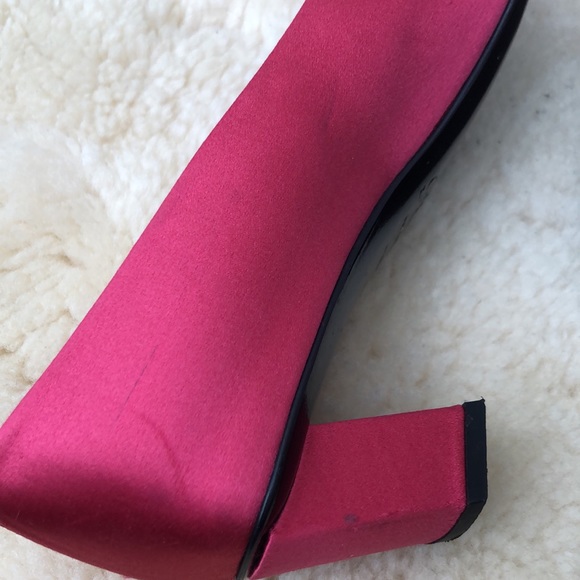 Roger Vivier Iconic Crystal Buckle Pumps - Picture 6 of 9